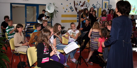 Z Zdravljico nas je šolski orkester popeljal v praznični zadnji šolski dan