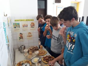 Tradicionalni slovenski zajtrk in projekt Pogum